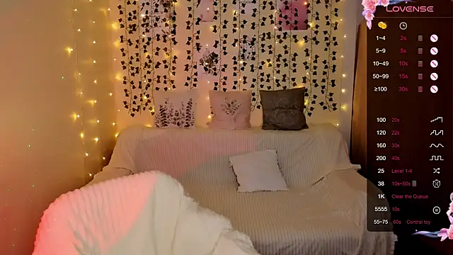 LinaBlossom  online show from 11.23.25