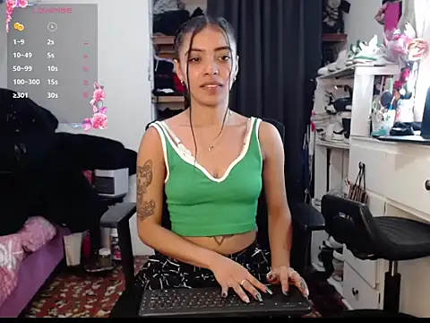 Snapshot of pocahot222 chatting on 10.11.25 pocahot222 online show from 10.11.25