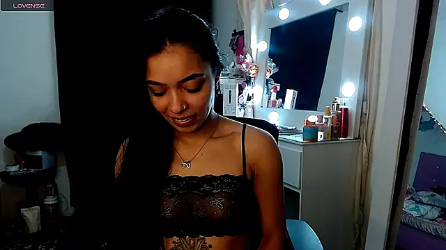 pocahot222 online show from 10.18.25