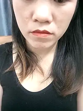 Snapshot of Norah-h chatting on 10.23.25 Norah-h online show from 10.23.25