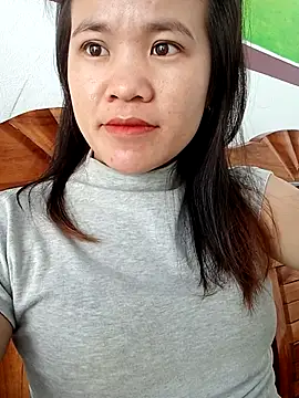 Snapshot of Norah-h chatting on 10.29.25 Norah-h online show from 10.29.25