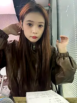 YY-27 online show from 11.04.25