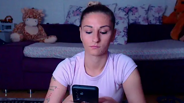 Snapshot of CassieSpell chatting on 05.11.26 CassieSpell online show from 05.11.26