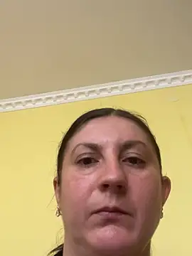 Snapshot of oksana1990 chatting on 09.23.25 oksana1990 online show from 09.23.25