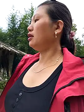 Snapshot of diamond-- chatting on 10.03.25 diamond-- online show from 10.03.25