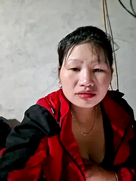 Snapshot of diamond-- chatting on 11.18.25 diamond-- online show from 11.18.25