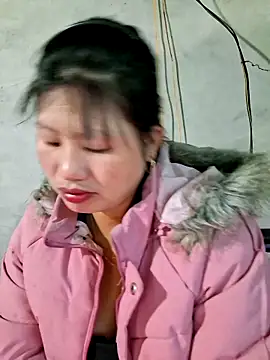 Snapshot of diamond-- chatting on 11.22.25 diamond-- online show from 11.22.25