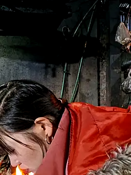 Snapshot of diamond-- chatting on 11.27.25 diamond-- online show from 11.27.25