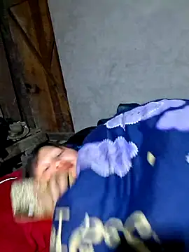 Snapshot of diamond-- chatting on 12.15.25 diamond-- online show from 12.15.25