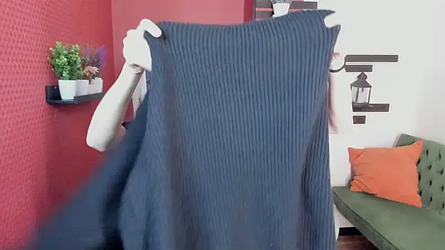 Snapshot of ChloeValentinee chatting on 10.02.25 ChloeValentinee online show from 10.02.25