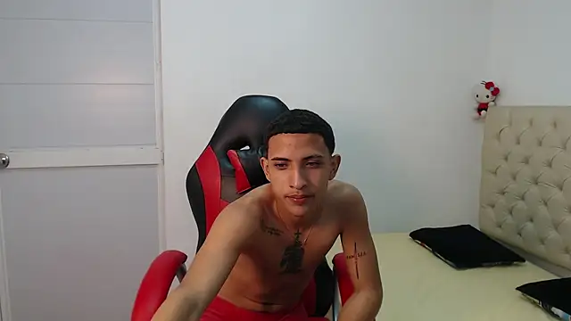 Snapshot of DEIV2_ chatting on 11.06.25 DEIV2 online show from 11.06.25