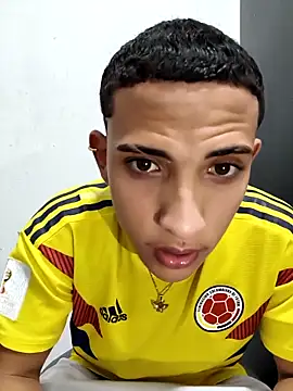 Snapshot of DEIV2_ chatting on 03.30.26 DEIV2 online show from 03.30.26