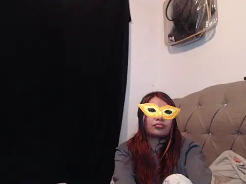 Snapshot of dulce-emily18 chatting on 09.23.25 dulce-emily18 online show from 09.23.25