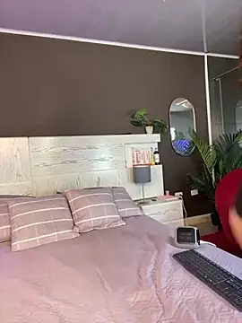 Camila Nyx online show from 11.08.25