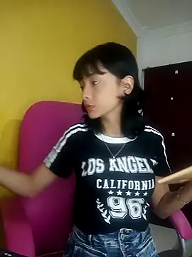 xoxo milk online show from 10.16.25