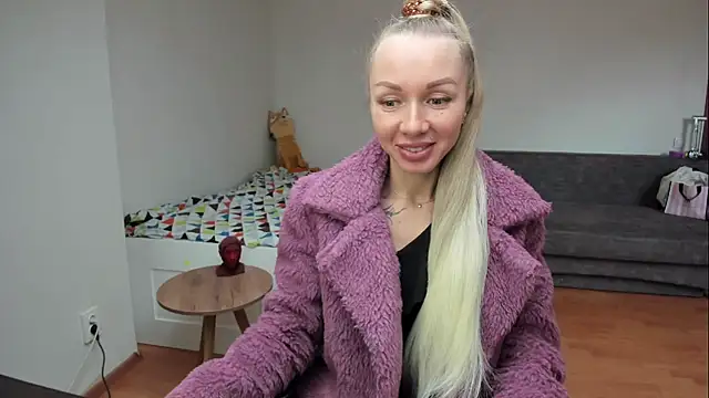 AlisiaCat online show from 04.24.26