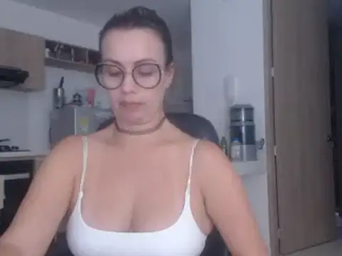 LovePaula online show from 02.20.25