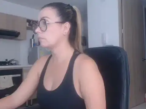 LovePaula online show from 03.07.25