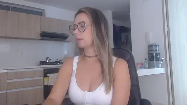 LovePaula online show from 12.02.25