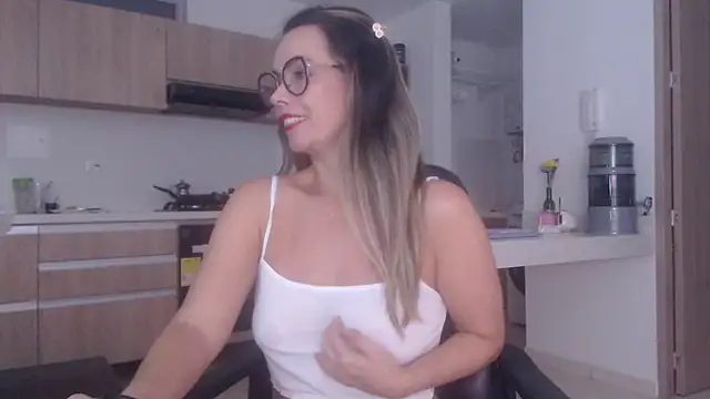 LovePaula online show from 03.15.26