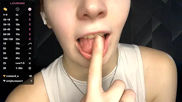 FoxLina online show from 10.24.25