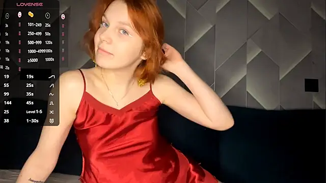 FoxLina online show from 11.20.25