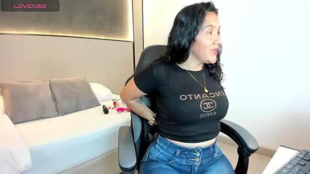 zoee zi online show from 10.13.25