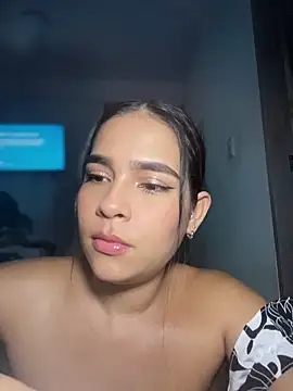 Snapshot of Valery_lux16 chatting on 05.22.26 Valery lux16 online show from 05.22.26