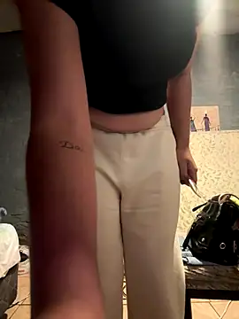 Snapshot of Lolalopez746 chatting on 09.21.25 Lolalopez746 online show from 09.21.25