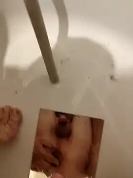 Snapshot of Kityyyyyyyyy chatting on 11.16.25 Kityyyyyyyyy online show from 11.16.25