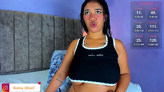 Snapshot of Bianca_Ethan chatting on 11.27.25 Bianca Ethan online show from 11.27.25