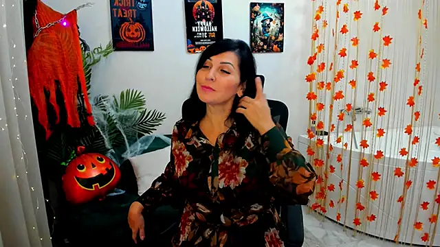 Moon Veloure1 online show from 10.10.25