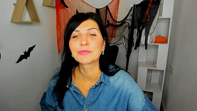 Moon Veloure1 online show from 10.30.25