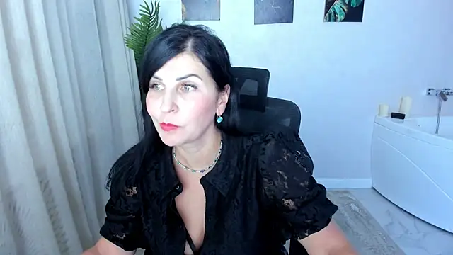 Moon Veloure1 online show from 11.09.25