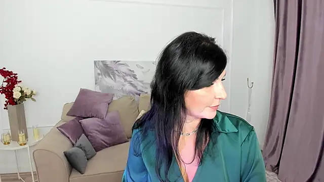 Moon Veloure1 online show from 11.21.25