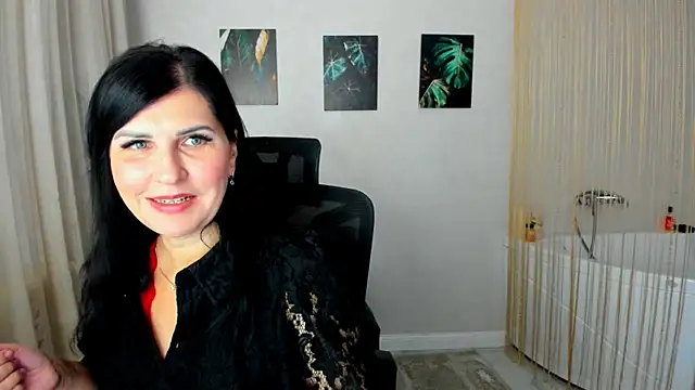 Moon Veloure1 online show from 11.24.25