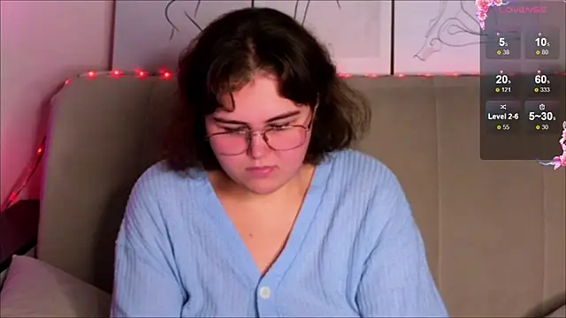 Snapshot of chatting on 10.03.25 online show from 10.03.25