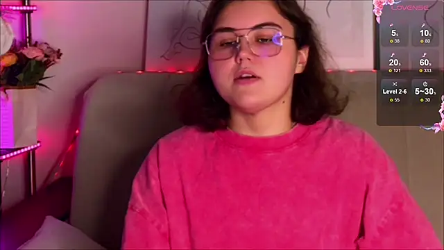 Snapshot of chatting on 10.12.25 online show from 10.12.25