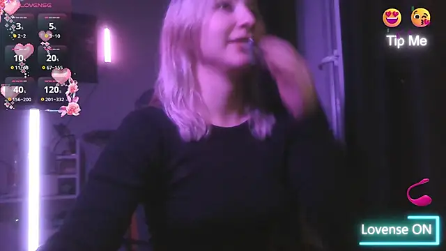 Snapshot of ChristinaFivePlus chatting on 10.05.25 ChristinaFivePlus online show from 10.05.25