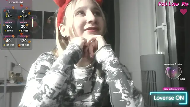 Snapshot of ChristinaFivePlus chatting on 10.09.25 ChristinaFivePlus online show from 10.09.25