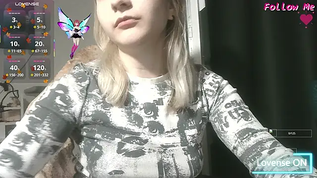 Snapshot of ChristinaFivePlus chatting on 10.11.25 ChristinaFivePlus online show from 10.11.25