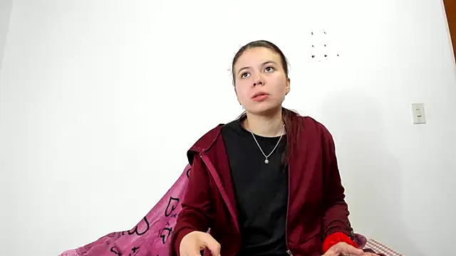 Snapshot of Valen_tina chatting on 09.29.25 Valen tina online show from 09.29.25