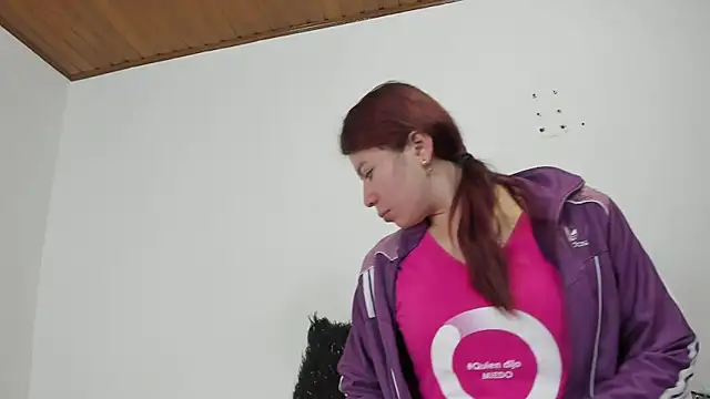 Snapshot of Valen_tina chatting on 10.10.25 Valen tina online show from 10.10.25