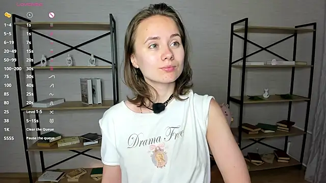 Snapshot of Crysta1Eva_ chatting on 07.04.26 Crysta1Eva online show from 07.04.26