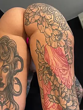 Snapshot of charlotteemerson123 chatting on 12.20.25 charlotteemerson123 online show from 12.20.25