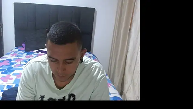 Snapshot of Carlandelli1 chatting on 10.30.25 Carlandelli1 online show from 10.30.25