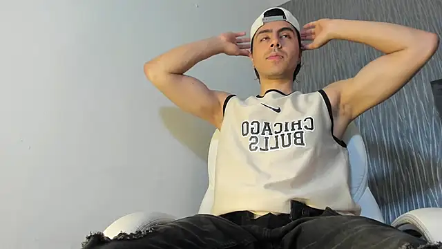 dylan cross  online show from 10.04.25