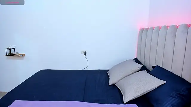 danika moriii online show from 12.17.25