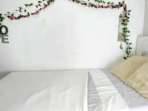 Snapshot of michell_anyeli chatting on 09.25.25 michell anyeli online show from 09.25.25