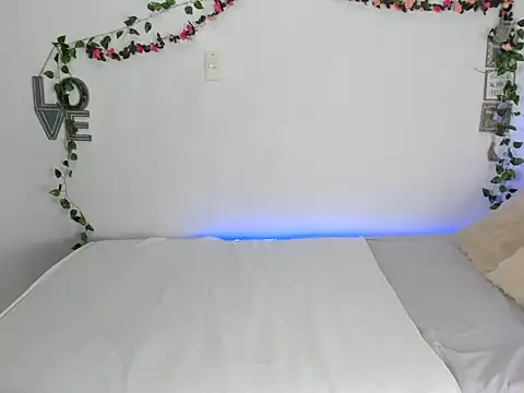 Snapshot of michell_anyeli chatting on 10.04.25 michell anyeli online show from 10.04.25